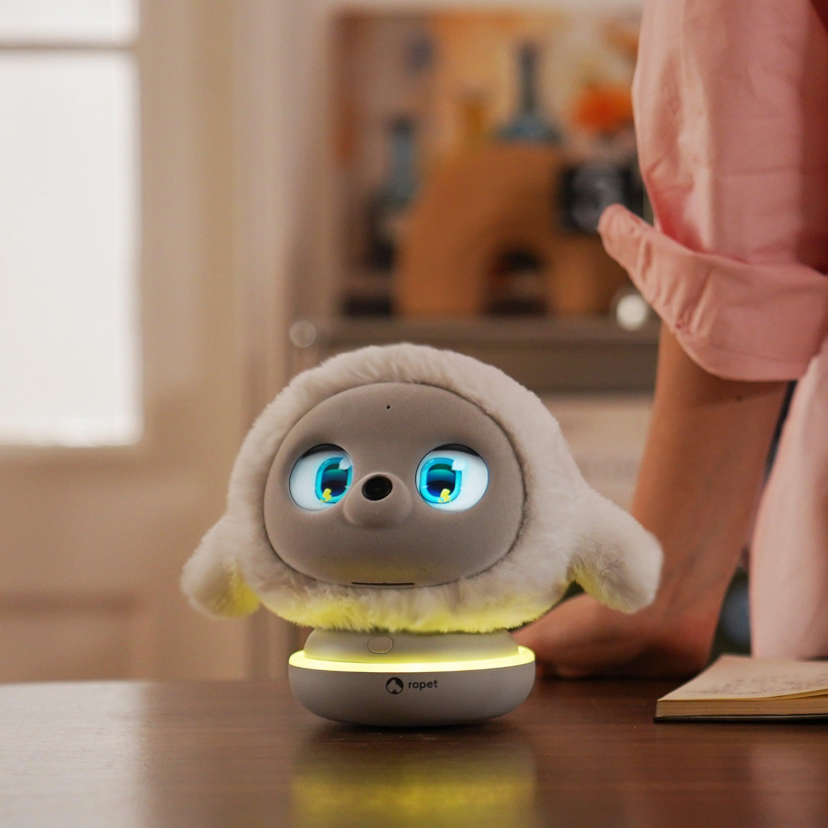 white ropet pro, a Ai companion robot pet on your desk